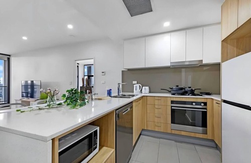 Harris Park Apartment | 高层公寓，2分钟可以到达火车站，购物中心，设施便利