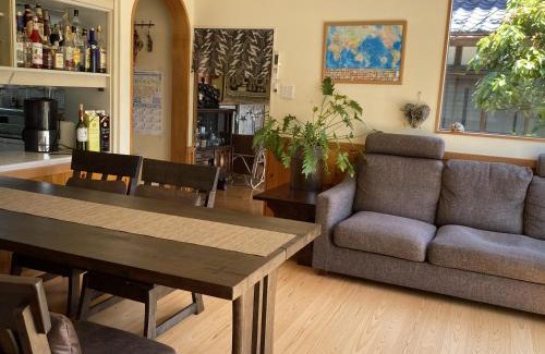 Kaga House | 黒崎base