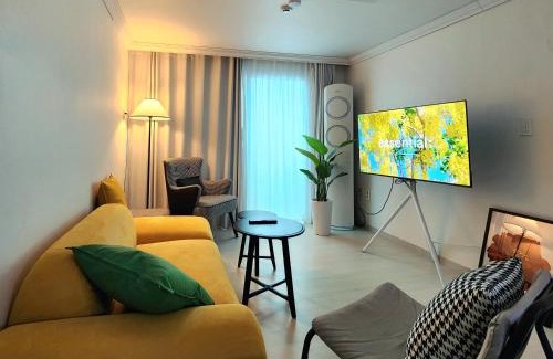Sangam-dong Apartment | 공항에서 환승없이 도착하는 합법숙소 역에서 3분거리 홍대1정거장 방3화장실2