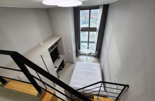 Hak-dong Apartment | 썸원호텔 복층 4인페밀리룸