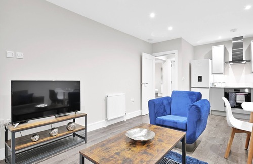 Shepperton Apartment | 02 - Crown Place 2 Bedroom Luxury Apartment