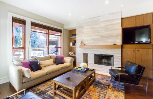 Whistler House | 07 Fitzsimmons Walk