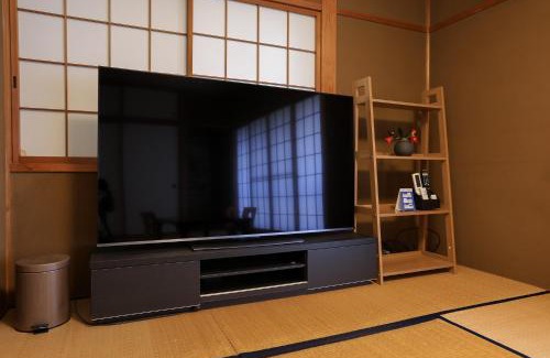 Fukui Apartment | 1日1組限定の貸切の民泊です全館禁煙です屋外喫煙所無し間取りは2LDkです2階部分だけを貸し出してます1階は立ち入りできません