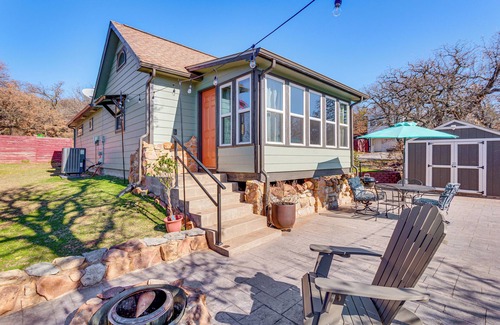 Medicine Park Cottage | 1/2 Mi to Lake Lawtonka: Mtn-view Haven!
