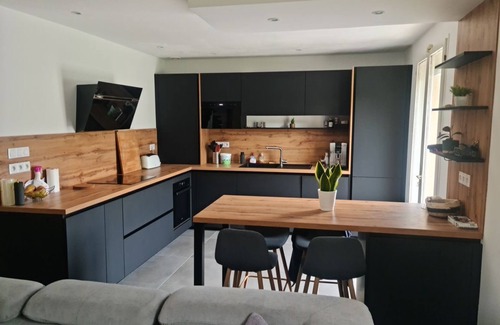 Meyzieu Nord Ouest House | 1, 2 or 3 bedrooms in house near Groupama Stadium Lyon Decines Meyzieu