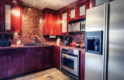 Western Addition Condo | 1 bd, 1 be Condo. Views, gym, pool, jacuzzi, sauna, 24 hours security