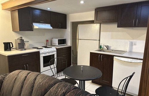 Bayview Woods - Steeles Apartment | 1 Bdr Apartment : TTC/SUBWAY Access