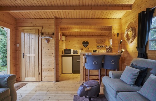 Carluke Cabin | 1-bed Cabin, 2 Adults, Wood Burning Hot Tub & Fire
