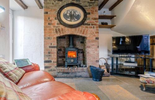 Fenny Bentley House | 1 Bed in Fenny Bentley 80376