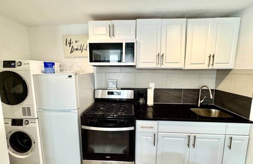 Atlantic City Apartment | 1 bed, kitchen & livingroom 1 block to beach, b1