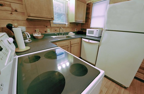 Blue Jay Cabin | 1 Bedroom 1 Bath Cabin Beaver, WV