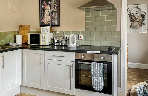Woodbridge Cottage | 1 bedroom accommodation in Hollesley, near Woodbridge