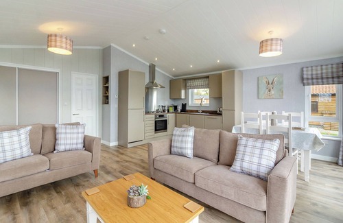 Aubourn Ski Chalet | 1 bedroom accommodation in Swinethorpe, Nr Lincoln