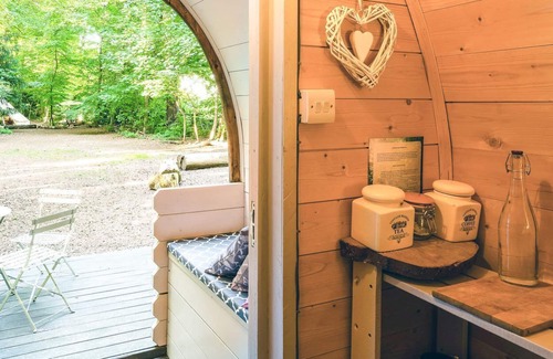 Penwood Cottage | 1 bedroom accommodation in Woolton Hill, nr Newbury