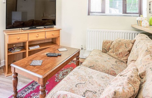 Mawr Cottage | 1 bedroom accommodation in Felindre, near Swansea
