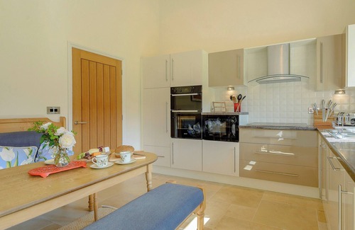 Edwinstowe Cottage | 1 bedroom accommodation in Rufford, near Newark
