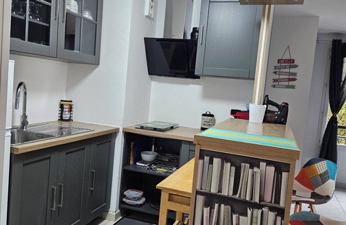 Emerainville Apartment | 1 Bedroom Apartment in Ã‰merainville