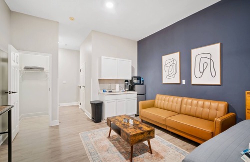 Grand Bay Apartment | 1 Bedroom Apartment at Oak + Fountain - #5
