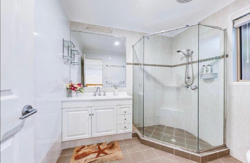 Wurtulla Apartment | 1 Bedroom Apartment - back of private residence with private access