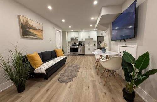 Beaconsfield Village Apartment | 1-Bedroom Apartment Downtown Toronto
