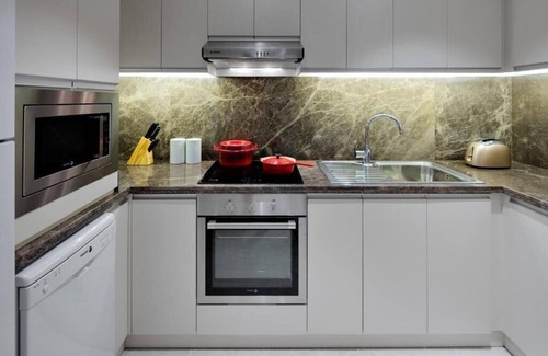 Deira Hotel | 1 Bedroom Apartment Near Gold Souk Metro BY E R