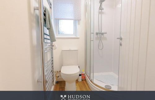 Wellington House | 1-Bedroom Apartment with Parking
