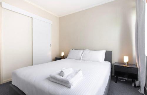 East Melbourne Apartment | 1-Bedroom Apartment with Complete Desk Setup
