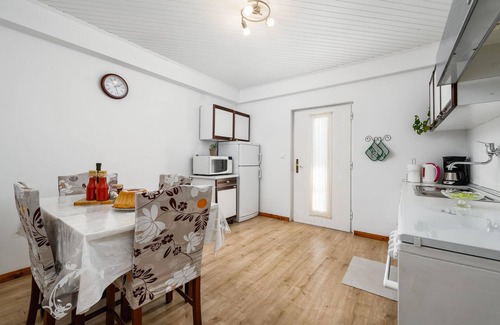 Makovci Apartment | 1 bedroom awesome apartment in Groznjan