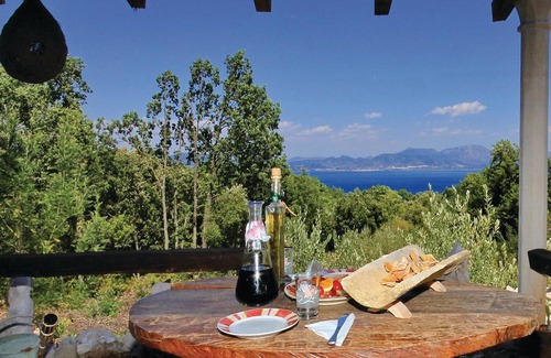 Kuna Peljeska House | 1 bedroom awesome home in Crkvice