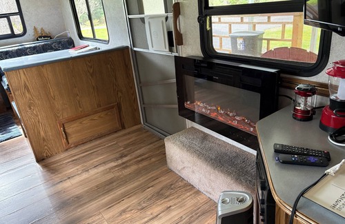 Forks House | 1-bedroom camper trailer minutes from Olympic Peninsula