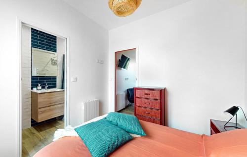 Melrand Apartment | 1 Bedroom Cozy Apartment In Melrand