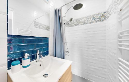 Melrand Apartment | 1 Bedroom Cozy Apartment In Melrand