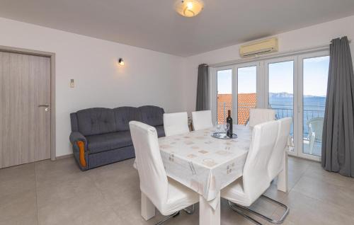 Vratarusa Apartment | 1 Bedroom Cozy Apartment In Senj