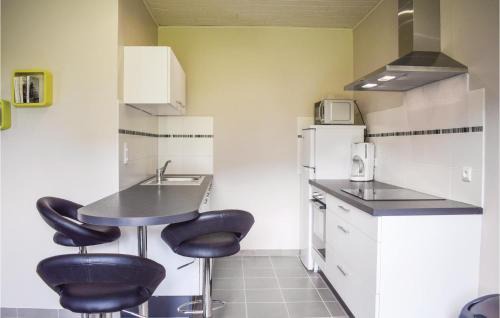 Goudelin House | 1 Bedroom Cozy Home In Goudelin
