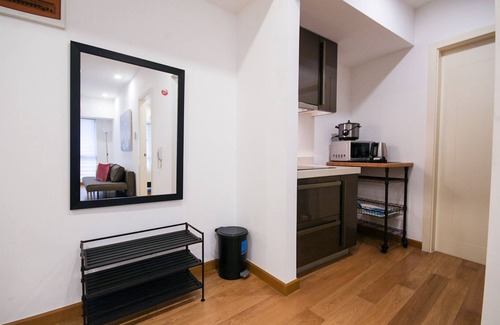 Downtown Apartment | 1-Bedroom Deluxe in Makati @ Milano 1603
