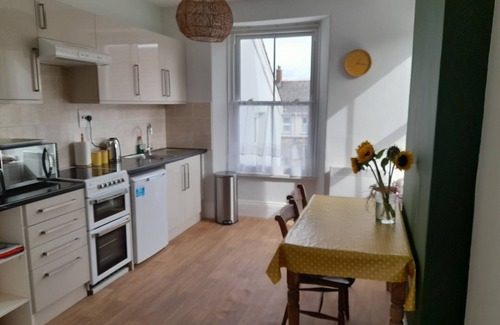 Okehampton Apartment | 1 bedroom flat with kitchen and bathroom, private entrance & off street parking