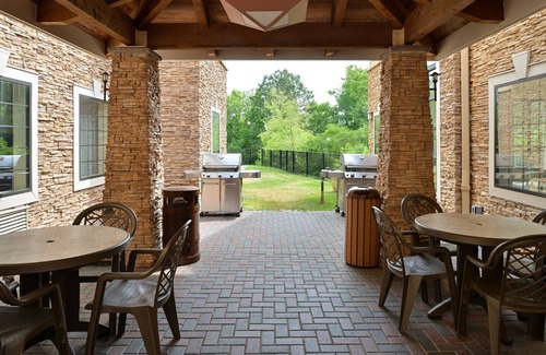 Chesapeake Apartment | 1 Bedroom | Free Breakfast. Indoor Pool & Hot Tub