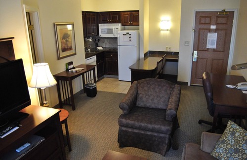 Okemos Condo | 1 Bedroom | Free Breakfast.