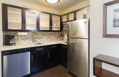 Amherst Condo | 1 Bedroom | Free Daily Breakfast. Pool, Hot Tub