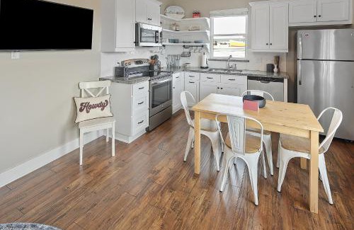 College Park Apartment | 1 Bedroom Guest House Across the Street From Kyle Field