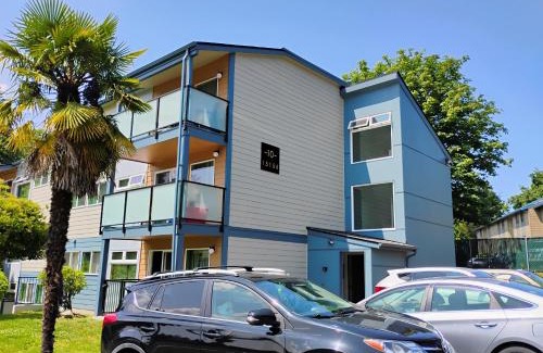 Tukwila Apartment | 1 bedroom in 3 BR condo