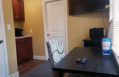 Seat Pleasant Bed & Breakfast | 1-bedroom in Capitol Heights near Washington DC & metro train station