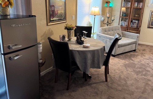 Graham House | 1 Bedroom Privately exclusive 1500 ft.² Hot-tub Sauna gym - Make Memories