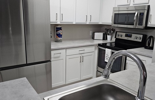 Clearwater Condo | 1 bedroom Retreat by the pool, ground floor luxury Awaits.