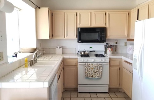 Palmdale House | 1 Bedroom + Shared Bathroom