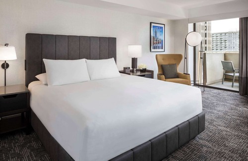 Financial District Hotel | 1-Bedroom Suite at a 4⭐️ Hotel