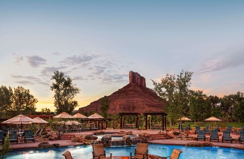 Gateway House | 1-Bedroom Suite at a 5⭐️ Hotel