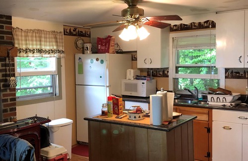 Holland House | 1 Bedroom Updated camp on Secluded Holland Pond