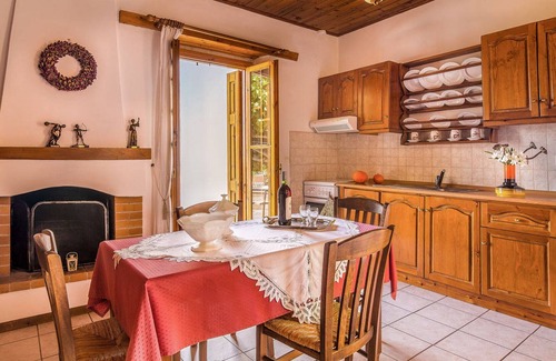 Megala Chorafia Villa | 1-Bedroom Villa Manos With Common Pool