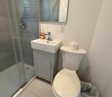 Montreal Apartment | 1 bedroom with 2 beds near Verdun area 011